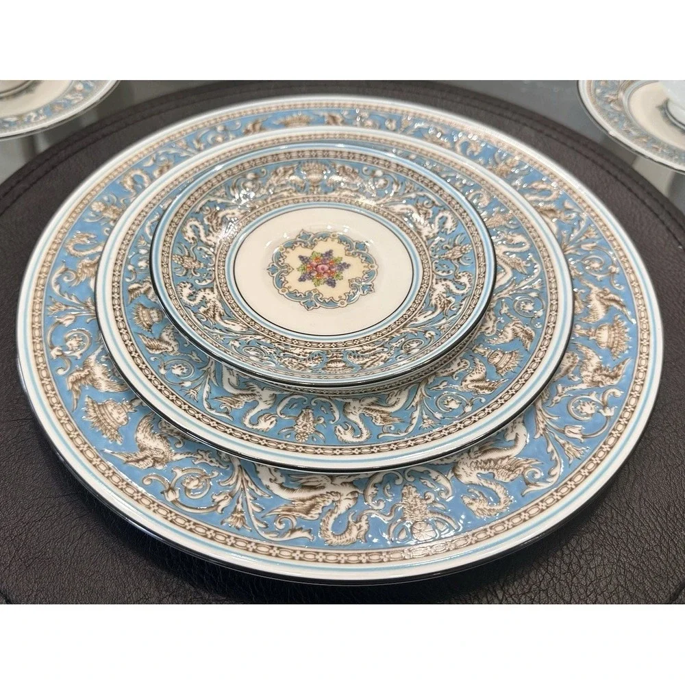 Wedgwood Florentine Turquoise Dinnerware 5 pcs Set - Dragon & Phoenix Motif